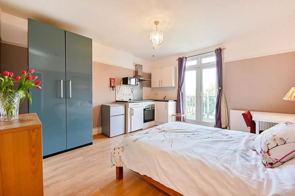 Studio flat for rent