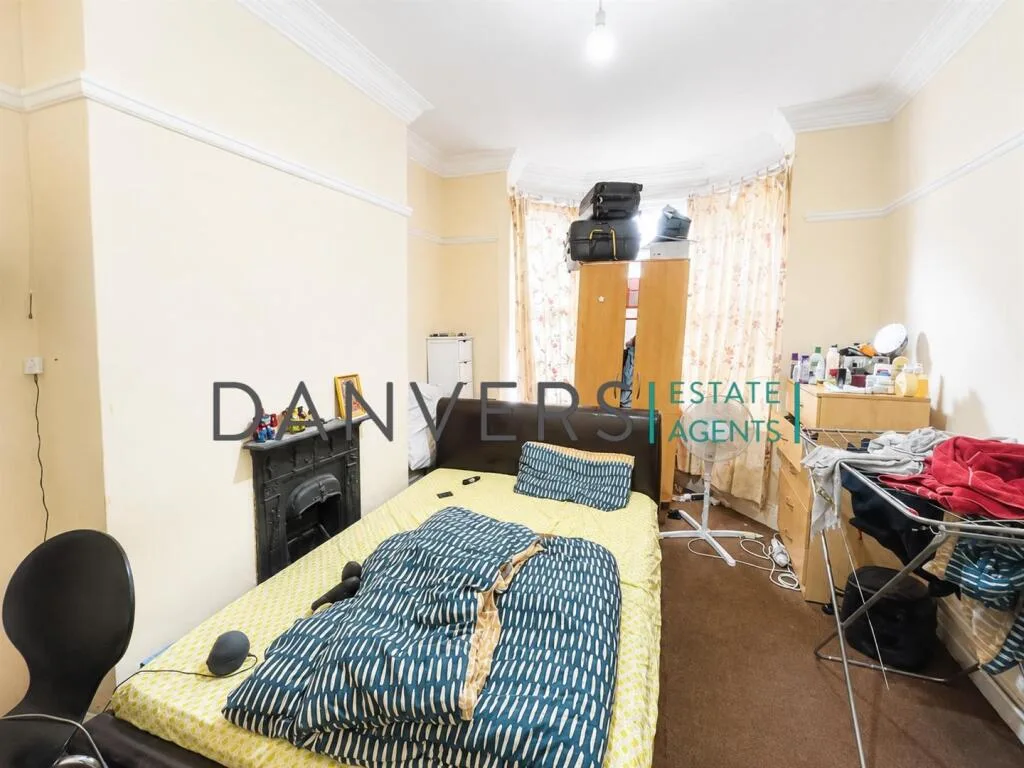 4 bedroom terraced house for rent