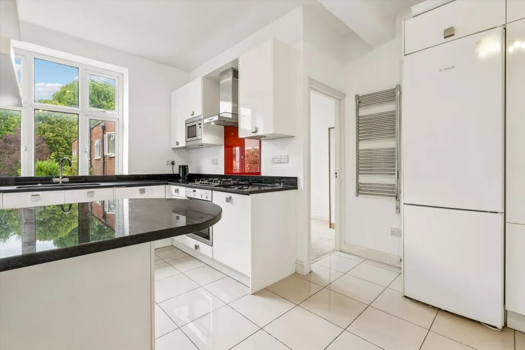 3 bedroom flat for rent