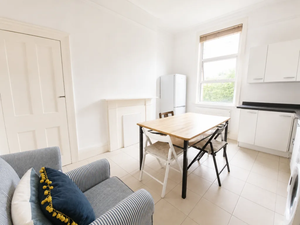 4 bedroom flat for rent