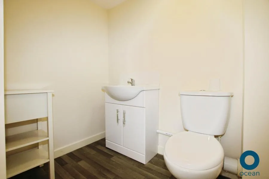 5 bedroom detached house for rent