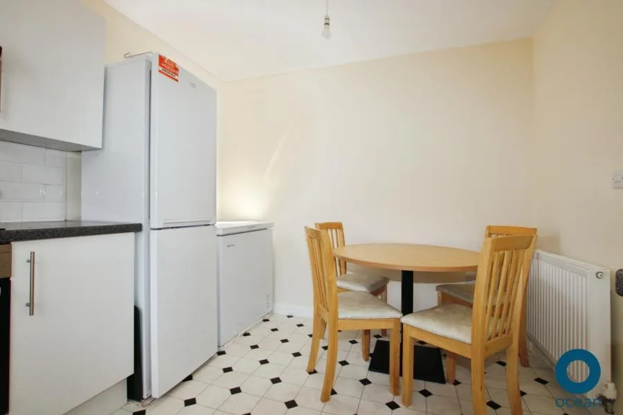 5 bedroom detached house for rent