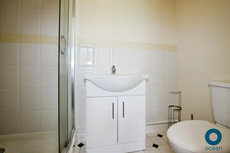5 bedroom detached house for rent