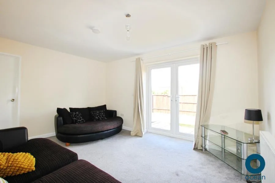 5 bedroom detached house for rent
