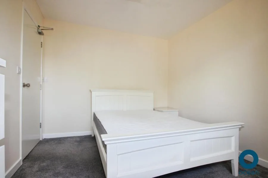 5 bedroom detached house for rent