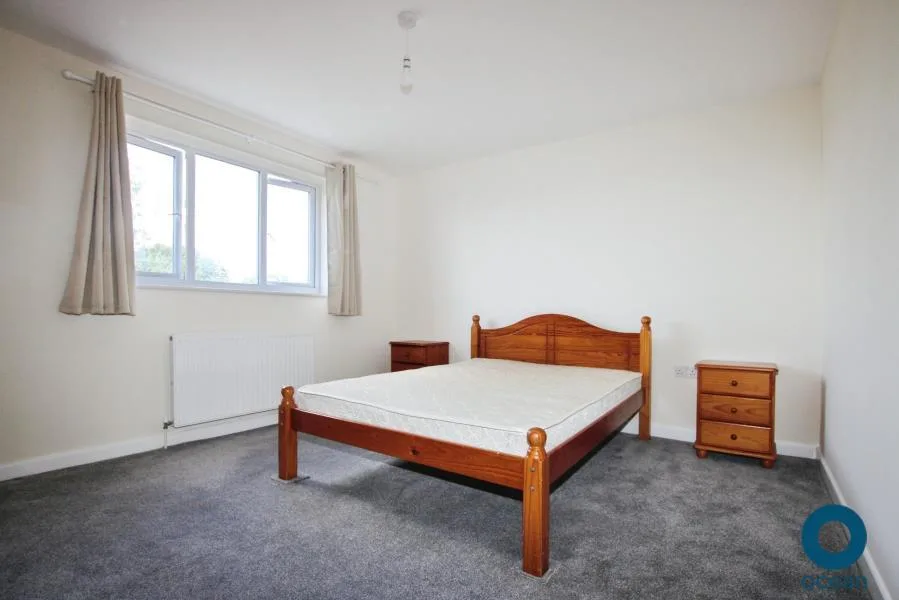 5 bedroom detached house for rent