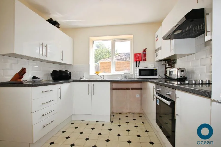 5 bedroom detached house for rent