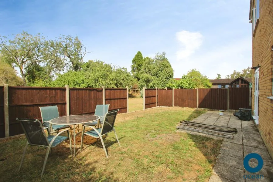 5 bedroom detached house for rent