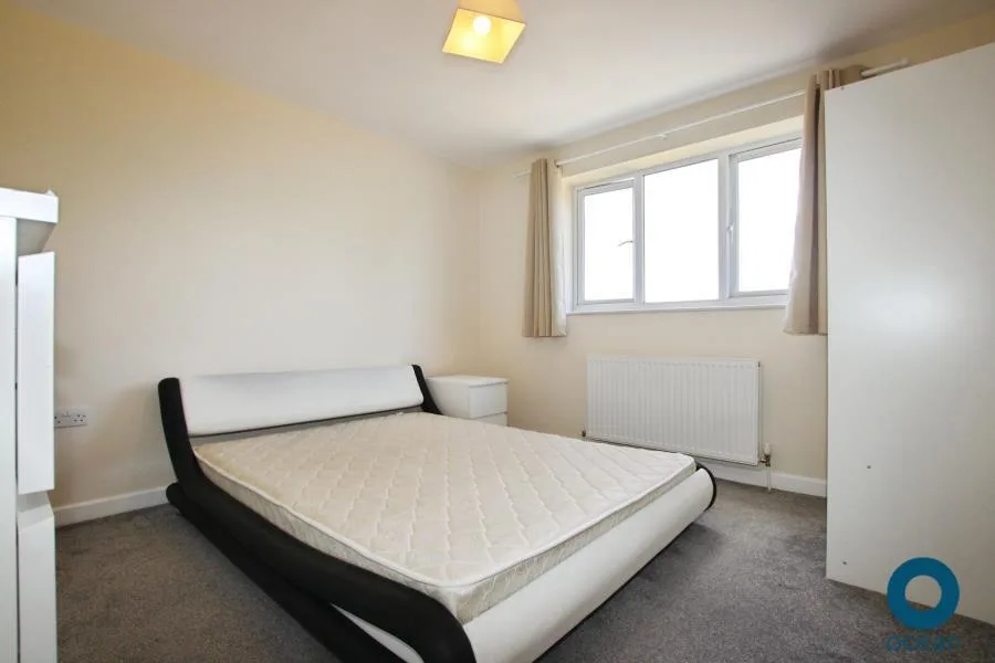5 bedroom detached house for rent