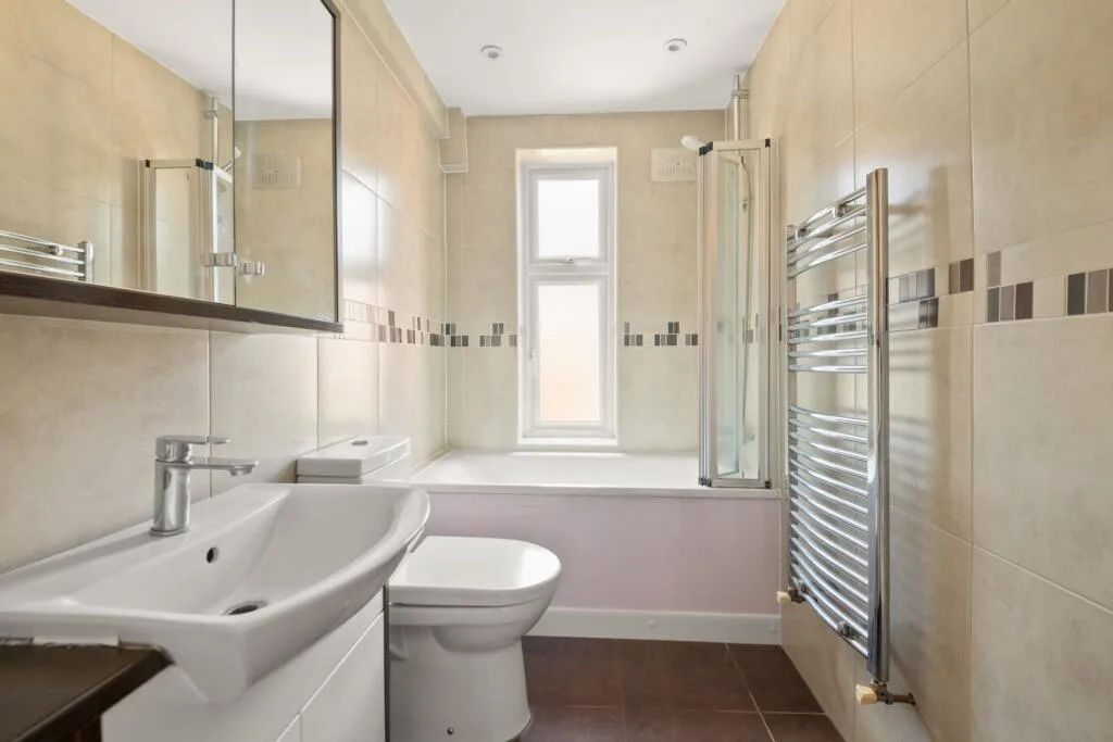 3 bedroom flat for rent