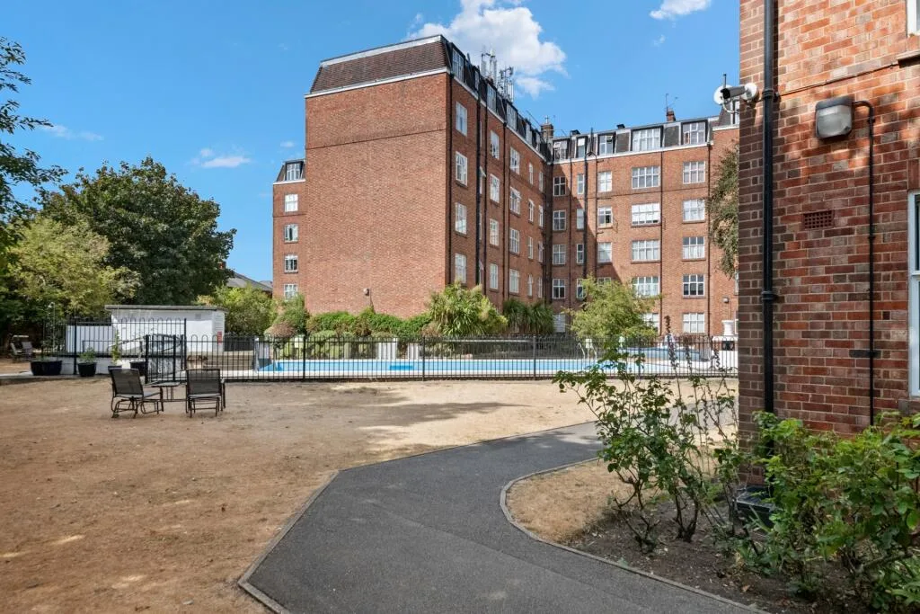 3 bedroom flat for rent