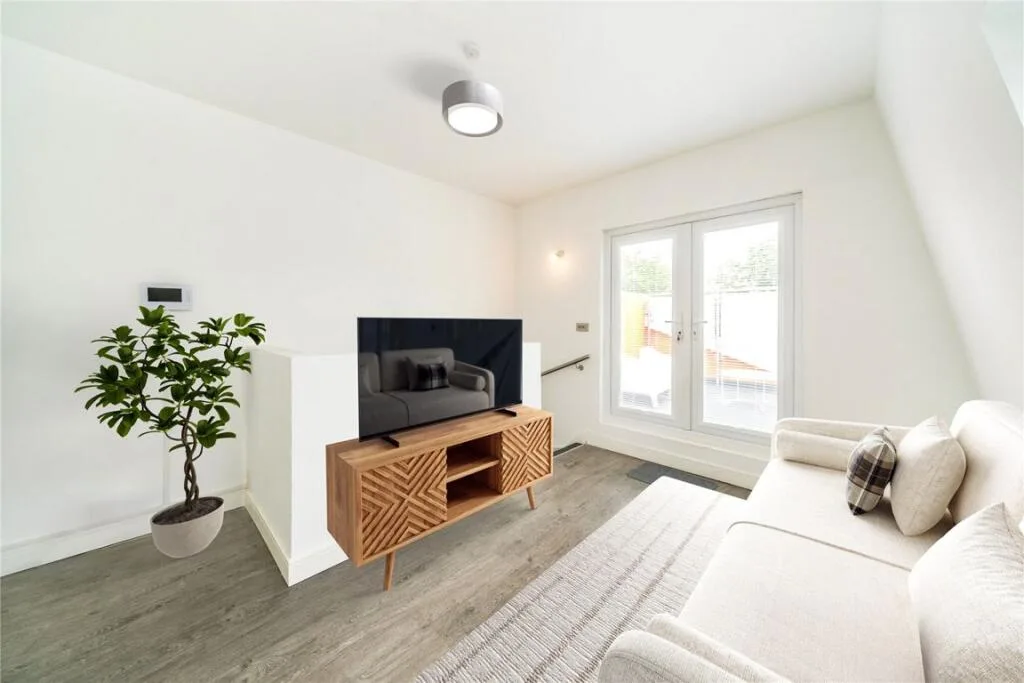 1 bedroom maisonette for rent
