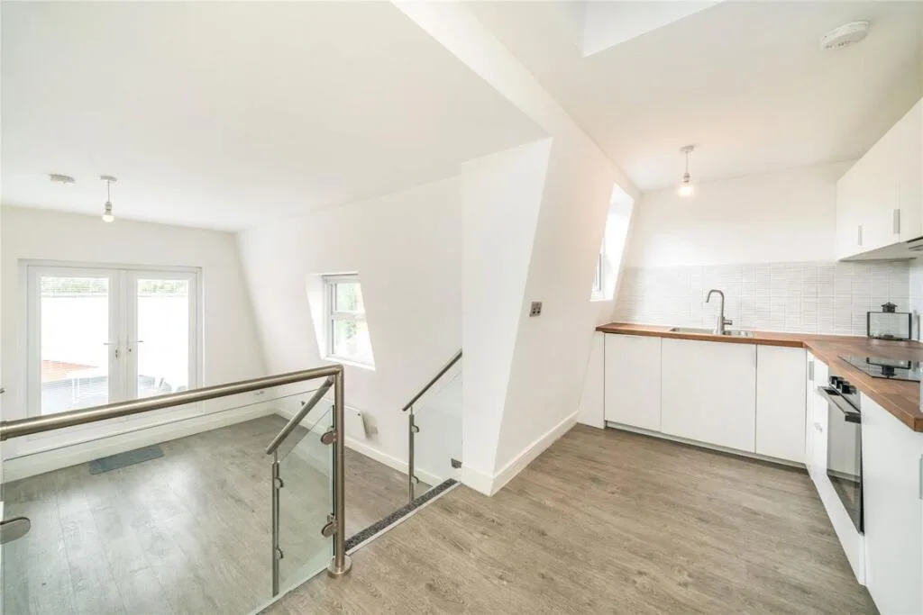 1 bedroom maisonette for rent