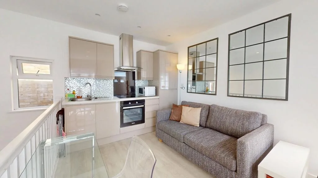 1 bedroom maisonette for rent