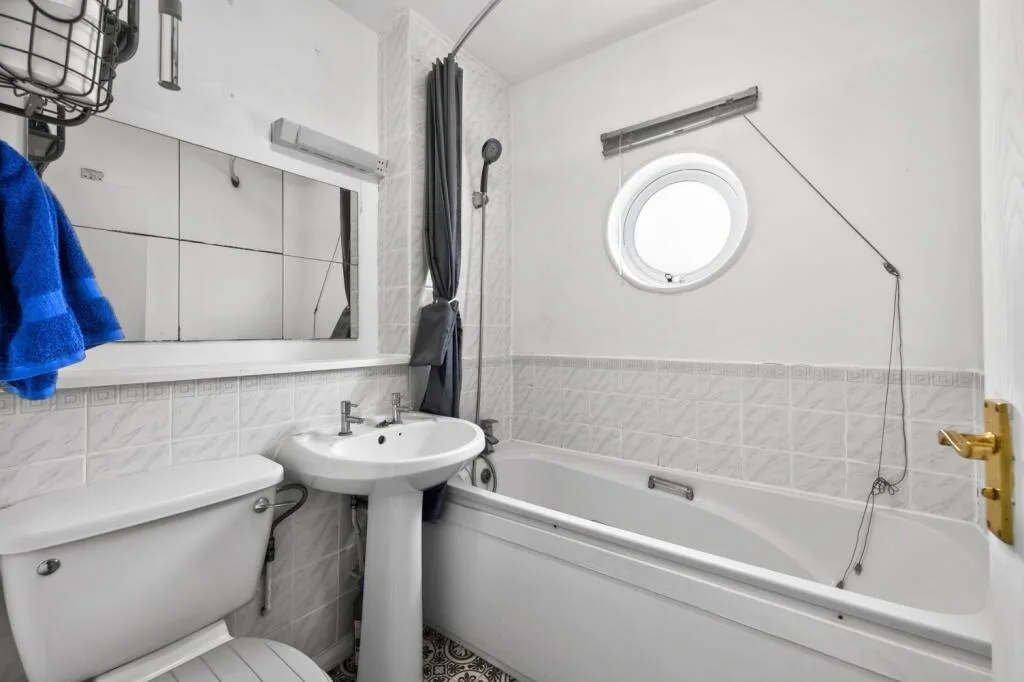1 bedroom end of terrace house for rent