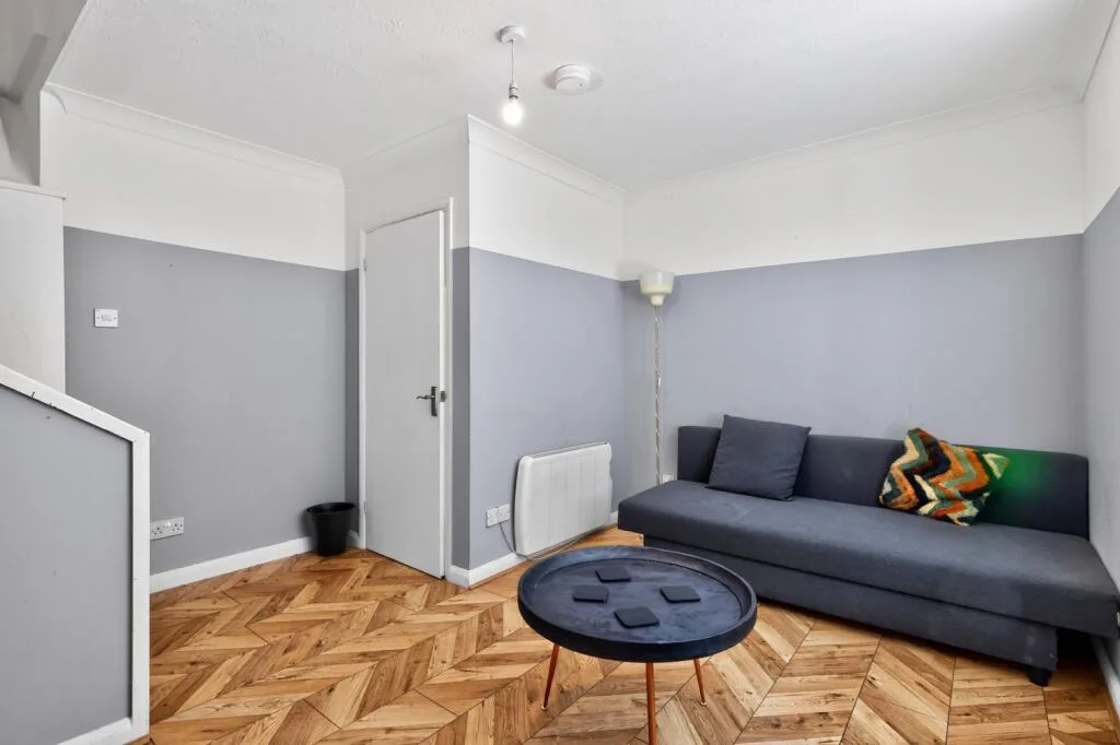 1 bedroom end of terrace house for rent