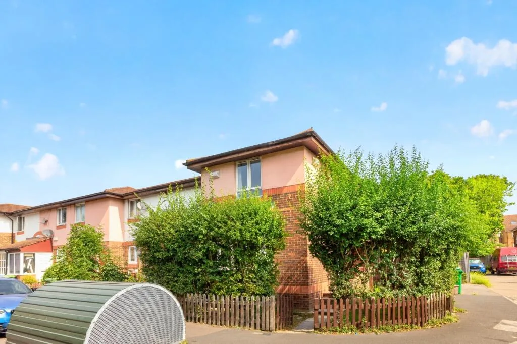 1 bedroom end of terrace house for rent
