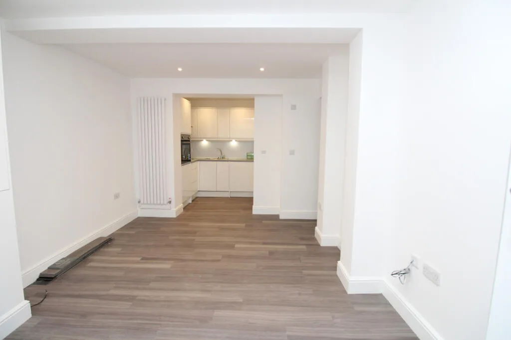 2 bedroom maisonette for rent