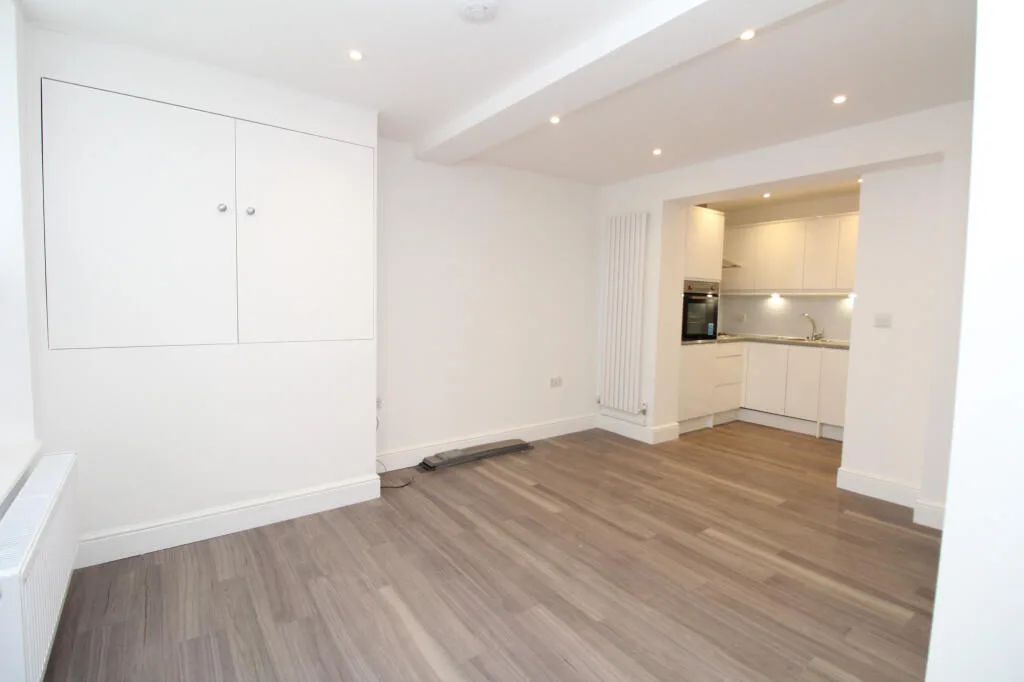 2 bedroom maisonette for rent
