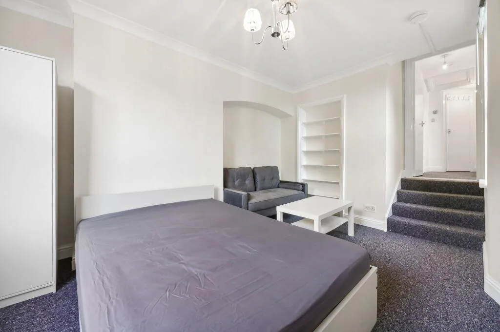 Studio flat for rent