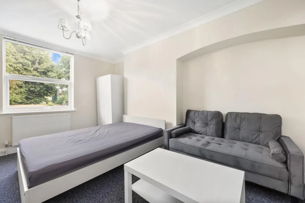 Studio flat for rent