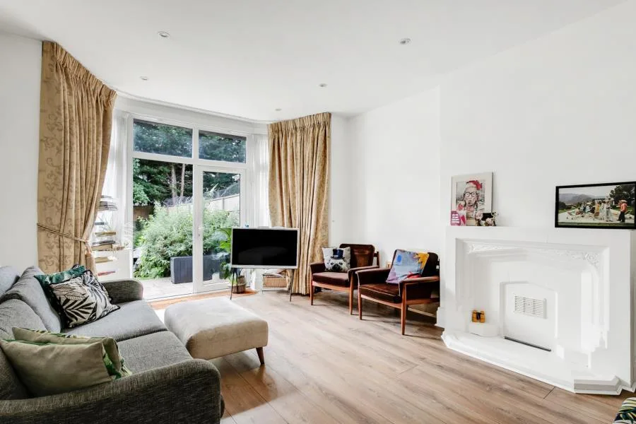 3 bedroom flat for rent