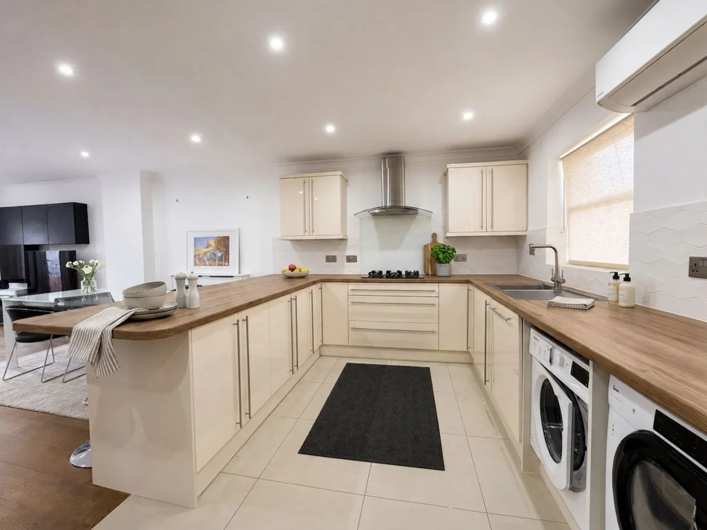 3 bedroom end of terrace house for rent