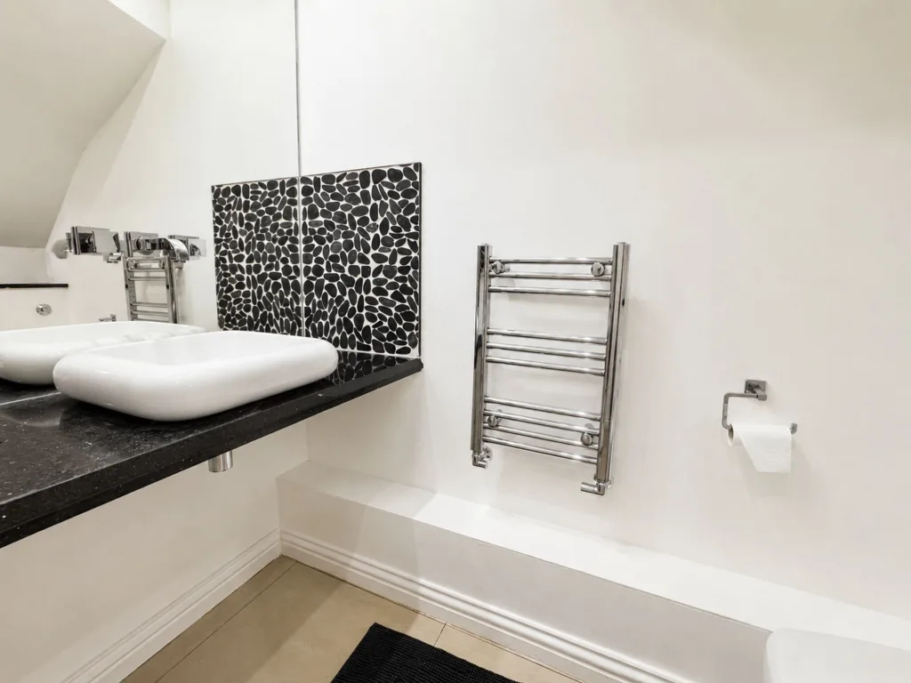 3 bedroom end of terrace house for rent