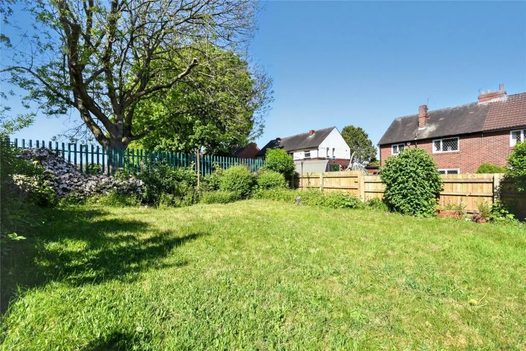 3 bedroom semi-detached house for rent