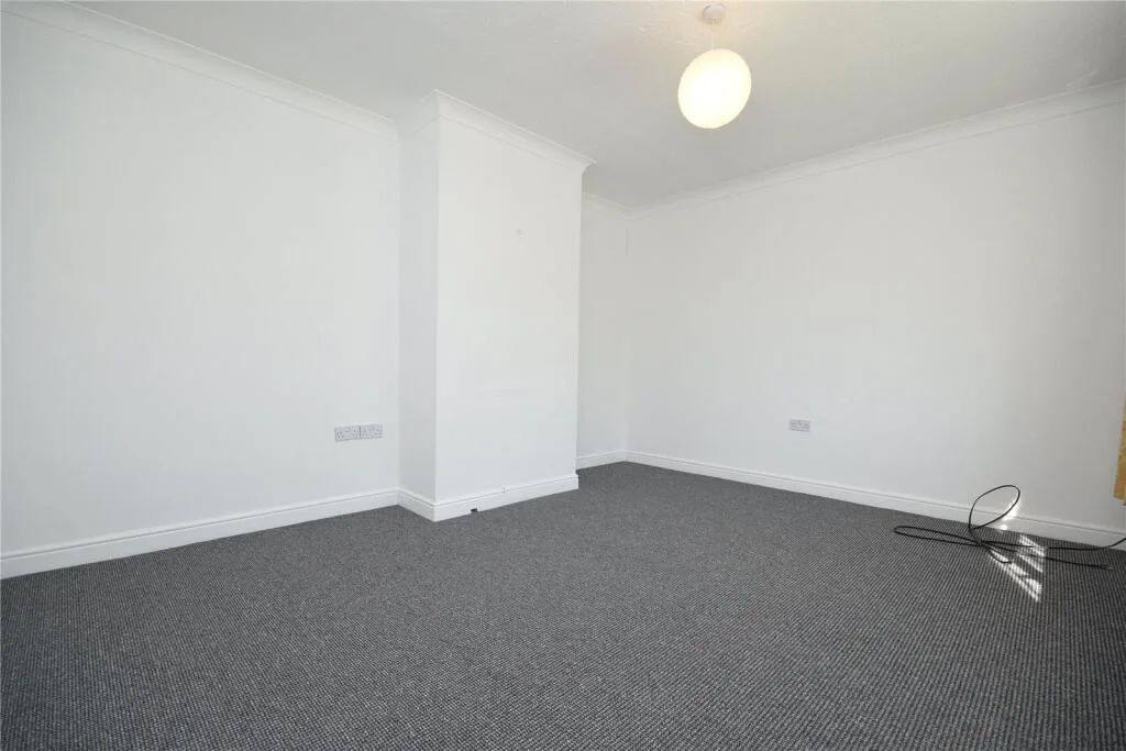 3 bedroom semi-detached house for rent