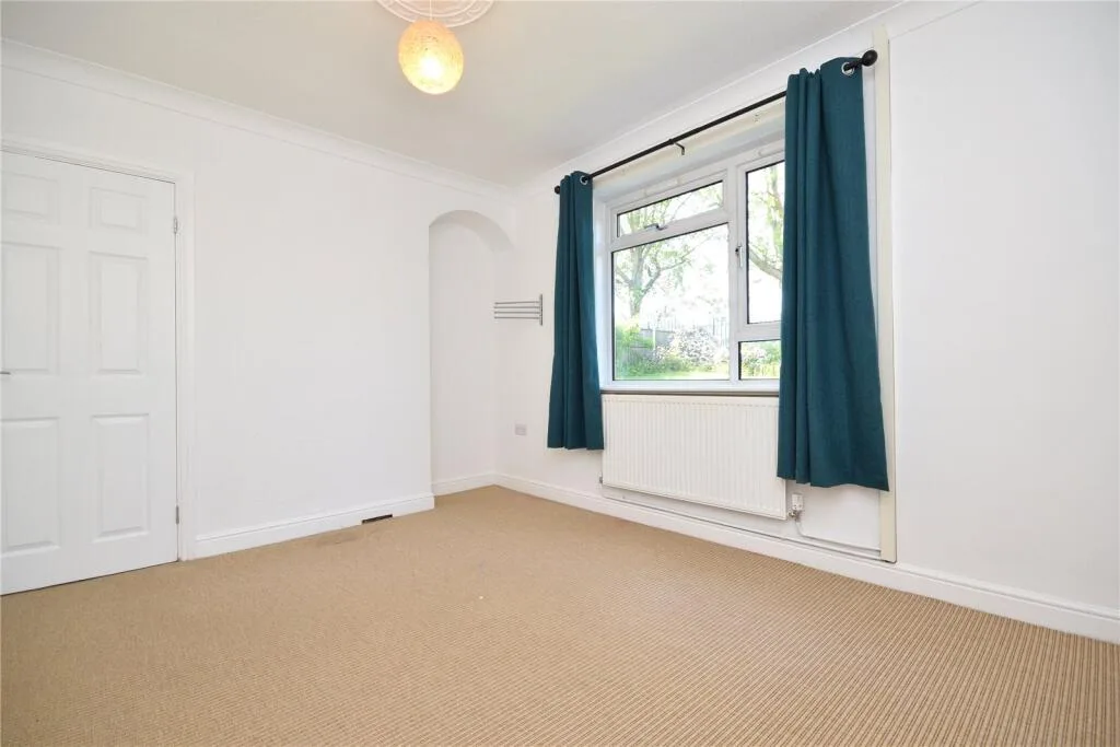 3 bedroom semi-detached house for rent
