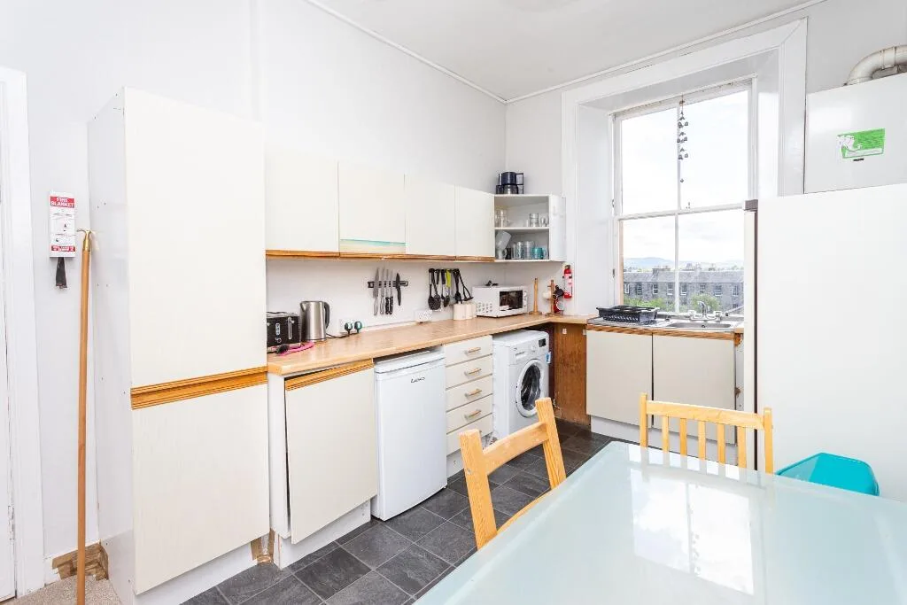 3 bedroom flat for rent