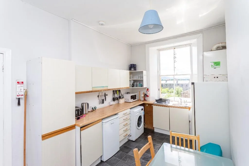 3 bedroom flat for rent