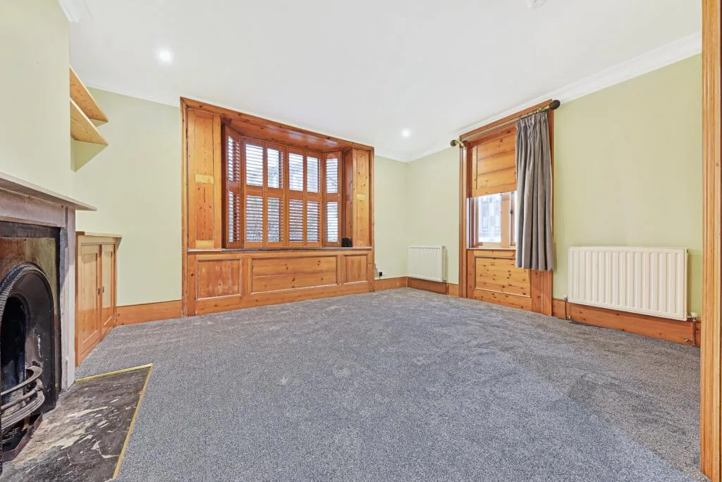 3 bedroom semi-detached house for rent