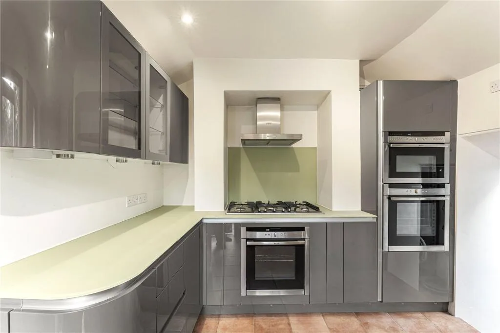 3 bedroom semi-detached house for rent