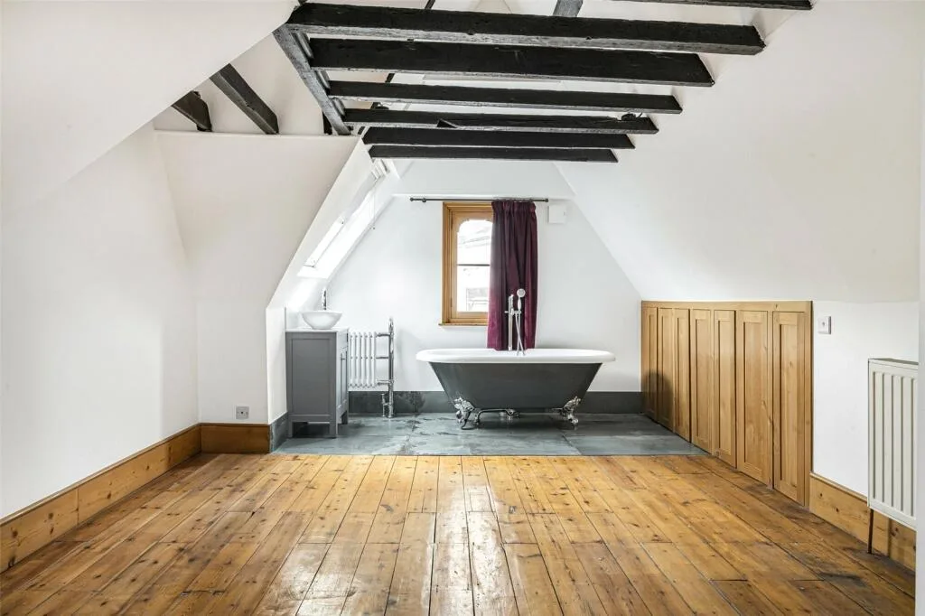 3 bedroom semi-detached house for rent