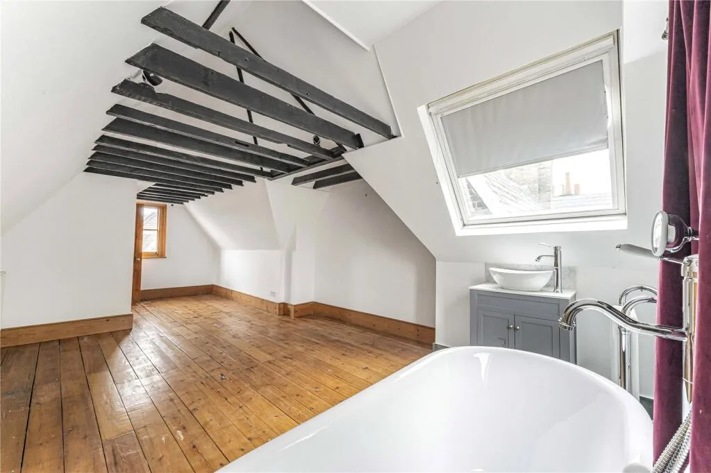 3 bedroom semi-detached house for rent