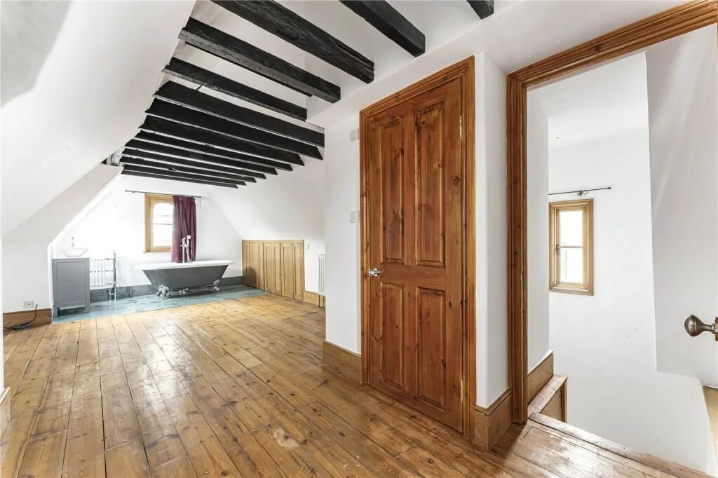 3 bedroom semi-detached house for rent