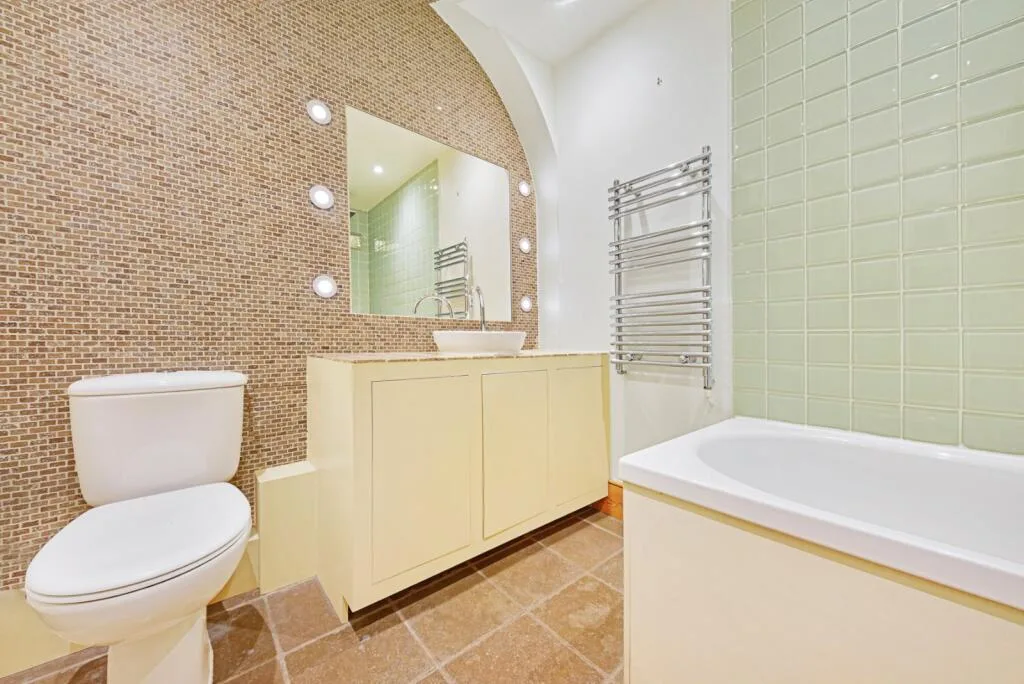 3 bedroom semi-detached house for rent