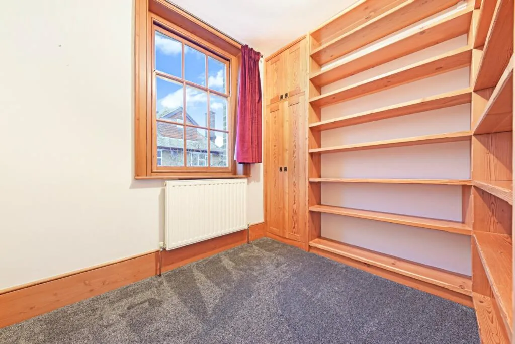 3 bedroom semi-detached house for rent