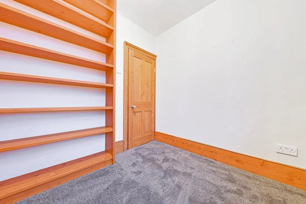3 bedroom semi-detached house for rent