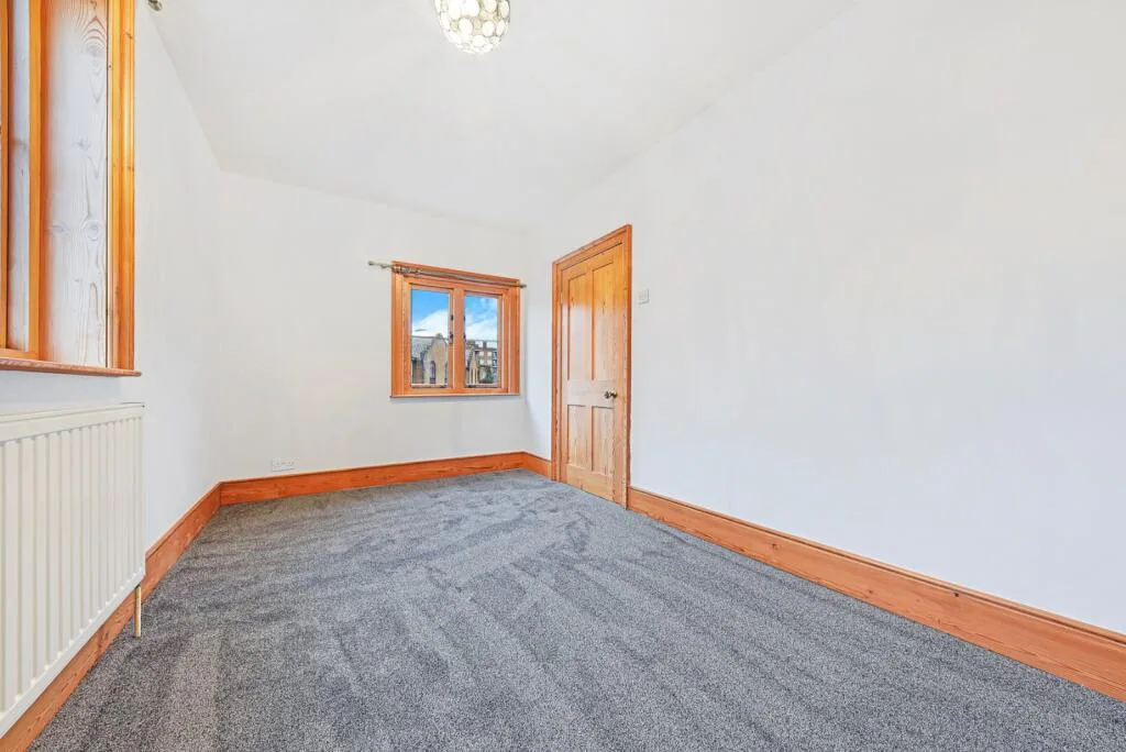 3 bedroom semi-detached house for rent