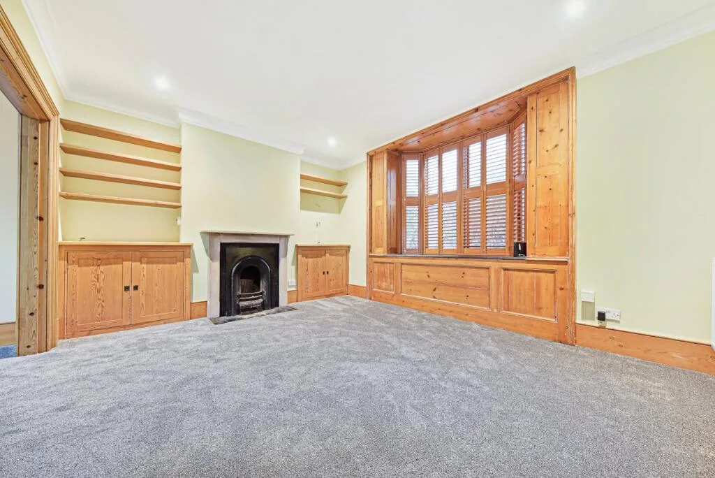 3 bedroom semi-detached house for rent
