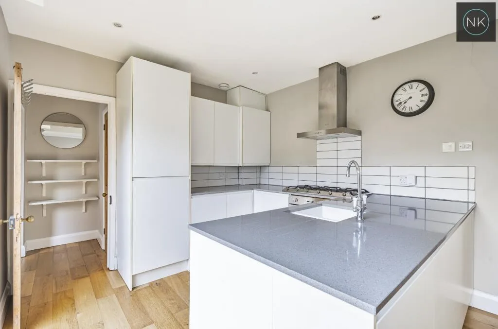 2 bedroom end of terrace house for rent