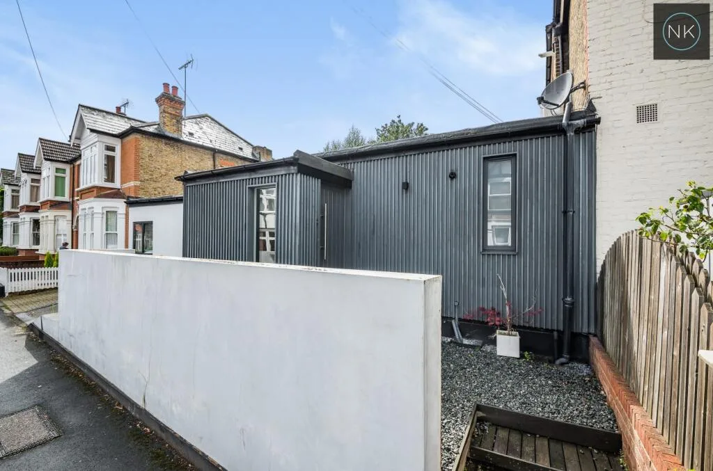 2 bedroom end of terrace house for rent