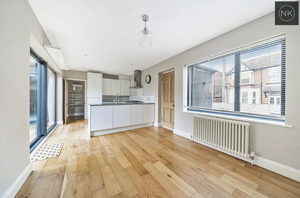 2 bedroom end of terrace house for rent