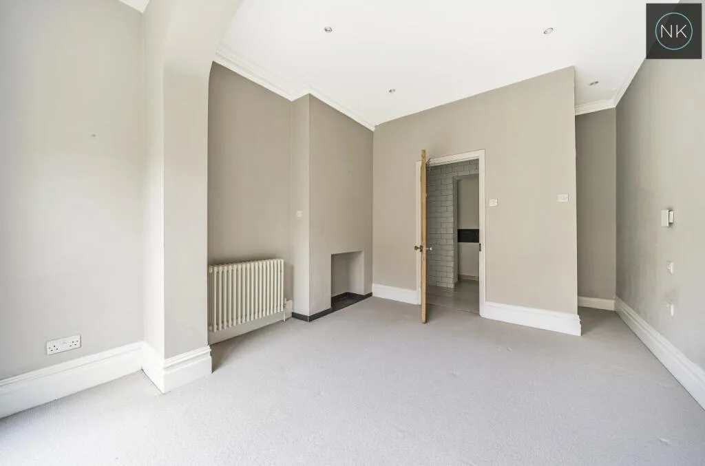 2 bedroom end of terrace house for rent