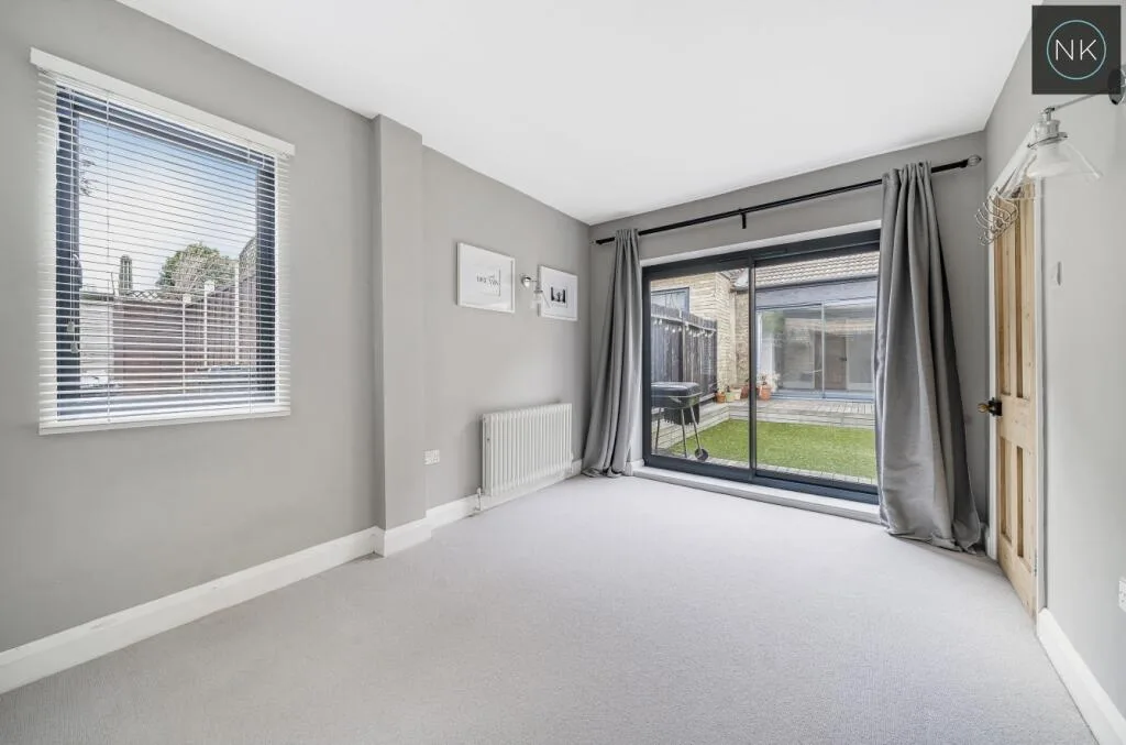 2 bedroom end of terrace house for rent