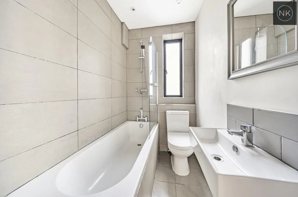 2 bedroom end of terrace house for rent