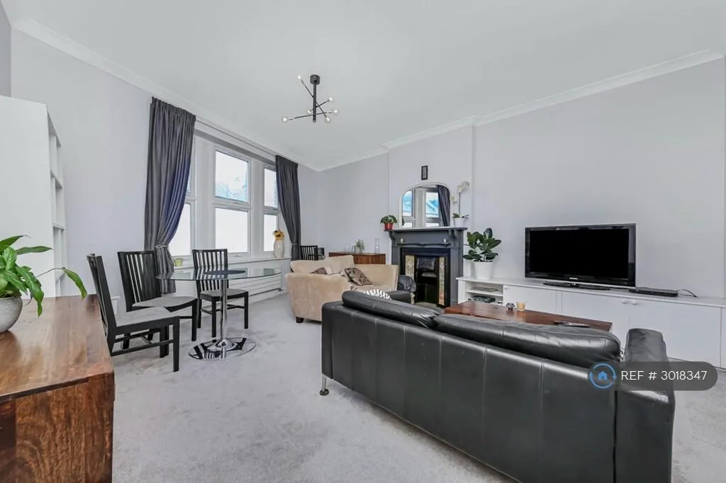 3 bedroom flat for rent